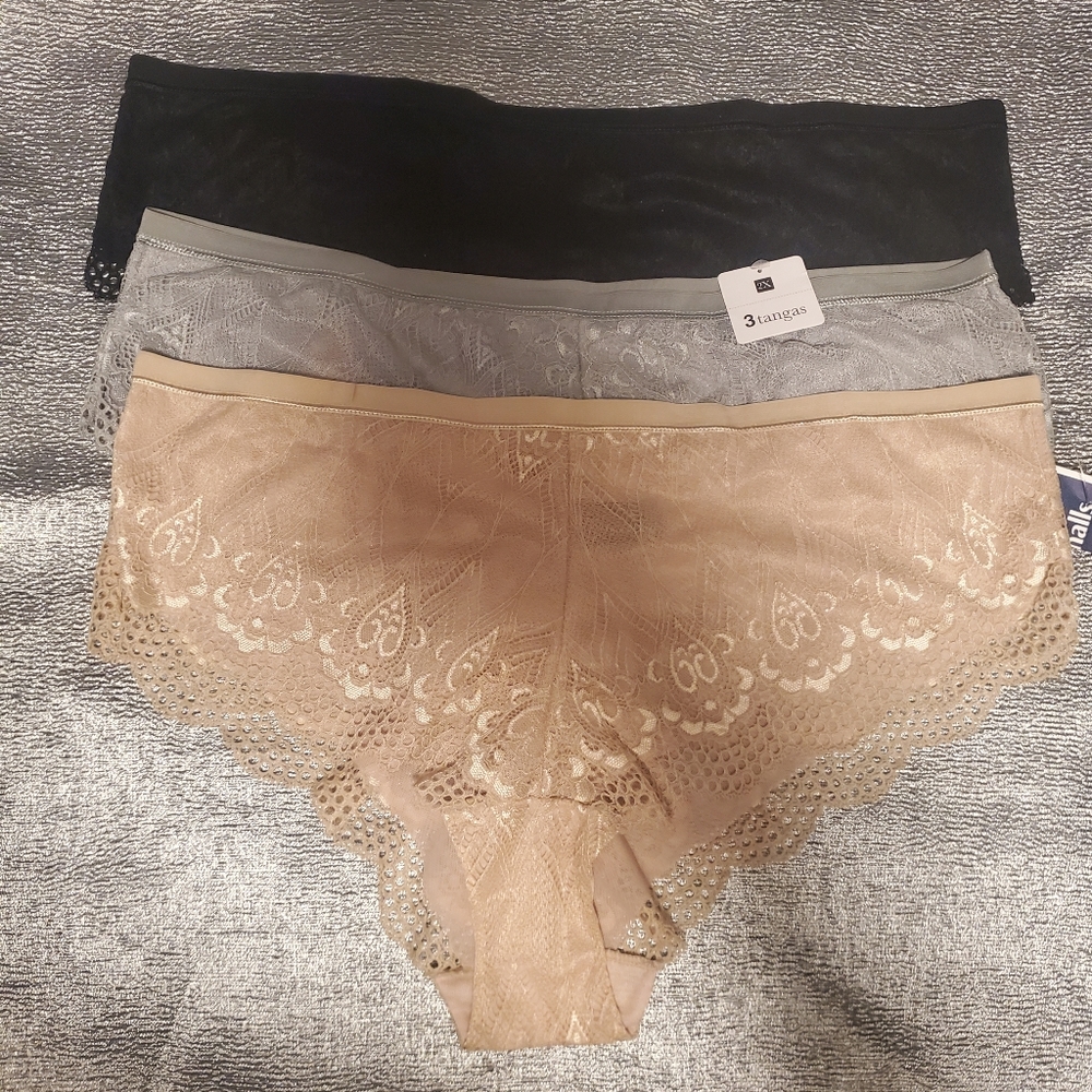 Three lace panties